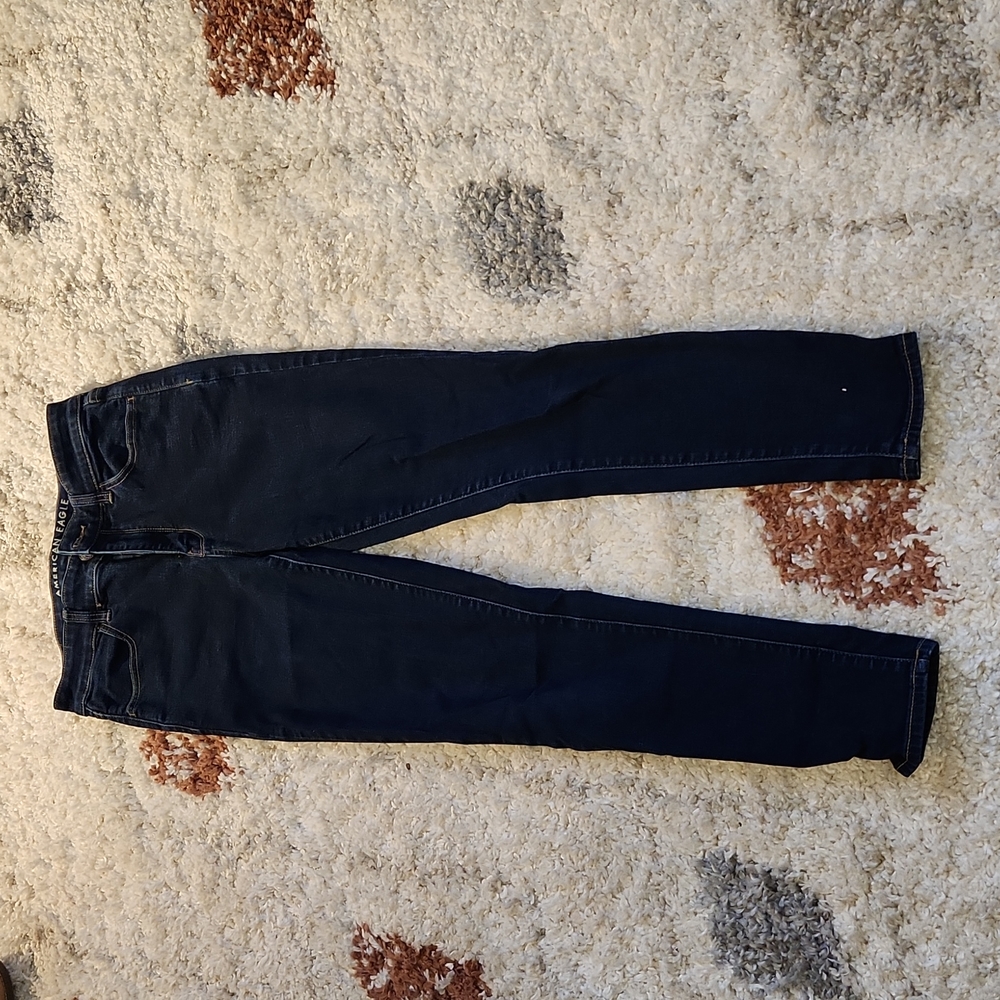 Super stretch high waisted American eagle skinny jeans. Size 8